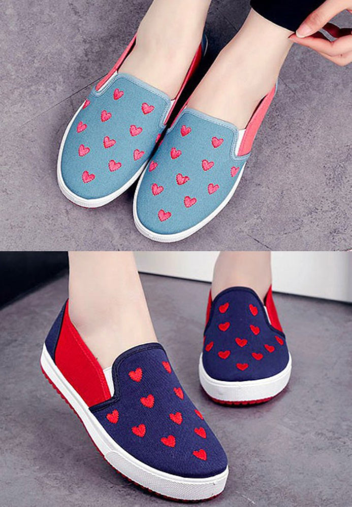 รองเท้าส้นแบนผ้าแคนวาส BX2023 - Embroidered Heart Shape Sneaker Shoes