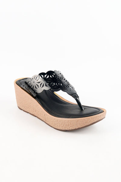 รองเท้าแตะส้นเตารีด - Wedge Sandals With Heel Design รองเท้าแตะส้นเตารีด - Wedge Sandals With Heel Design