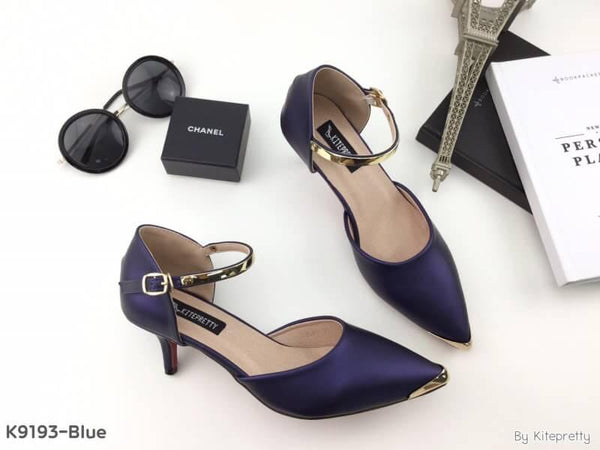 รองเท้าส้นสูงเเค่งสายเข็มขัดรัดข้อ - Heeled Sandals รองเท้าส้นสูงเเค่งสายเข็มขัดรัดข้อ - Heeled Sandals