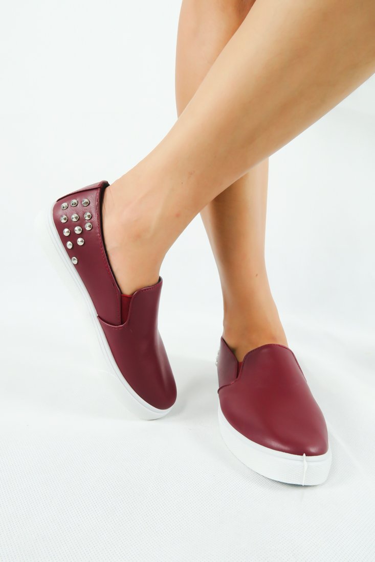 รองเท้าส้นแบนแต่งหมุด - Studs Leather Slip On Loafers
