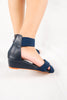 รองเท้าแตะส้นเตารีดสายไขว้ - Zipper Wedge Ankle Strap Sandals
