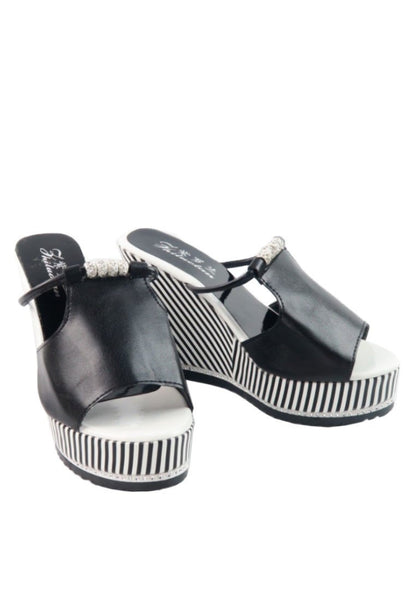 รองเท้าส้นเตารีด ลายขวาง -  Striped Wedge Platform Sandals