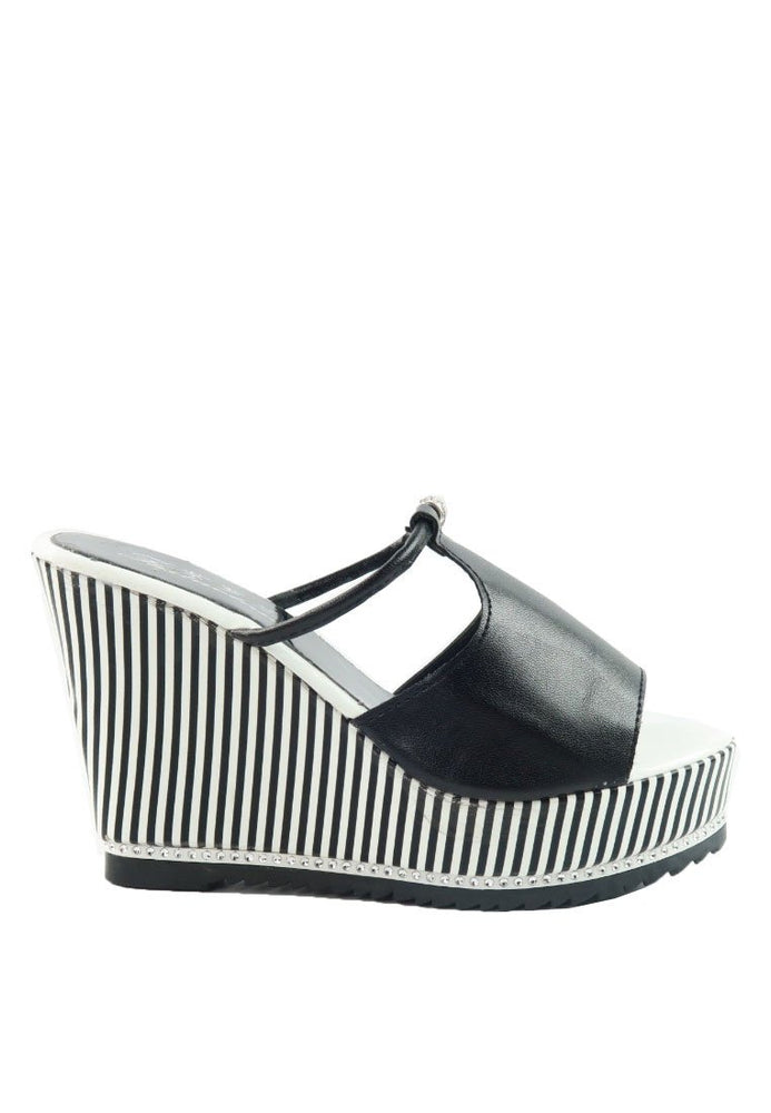 รองเท้าส้นเตารีด ลายขวาง -  Striped Wedge Platform Sandals